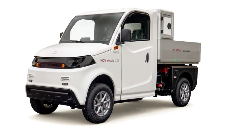 Eldrivet fordon med kombinerat flak och skåp — Pilotcar från E-TRON AB